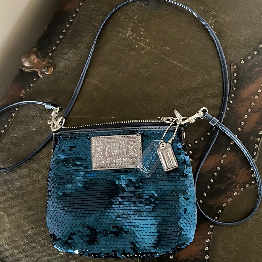 COACH POPPY SEQUENCE SWING PACK